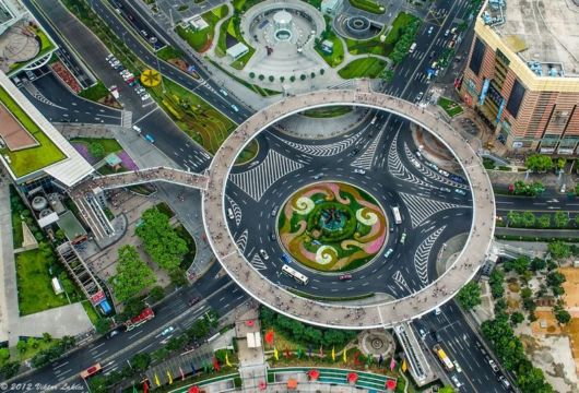 Amazing Pedestrian Crossing In China