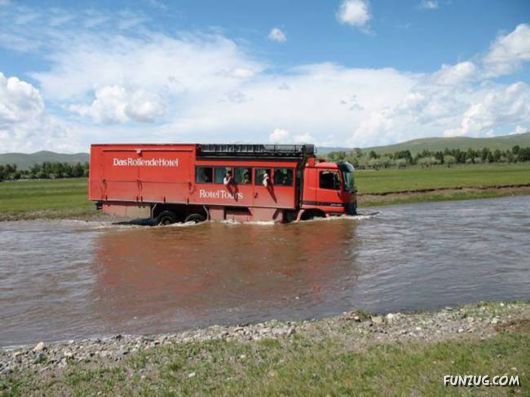 Amazing Hotel on Wheels