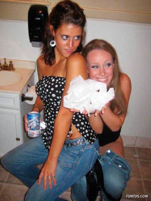 Crazy Bathroom Drunk Galz