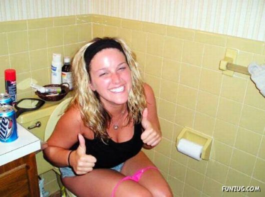 Crazy Bathroom Drunk Galz