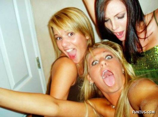 Crazy Bathroom Drunk Galz