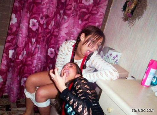 Crazy Bathroom Drunk Galz