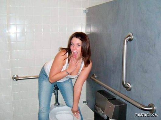 Crazy Bathroom Drunk Galz