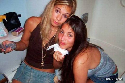 Crazy Bathroom Drunk Galz