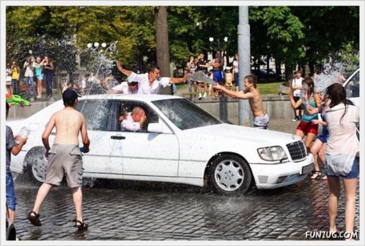 Crazy Street Water Battle