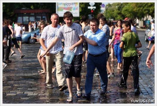 Crazy Street Water Battle