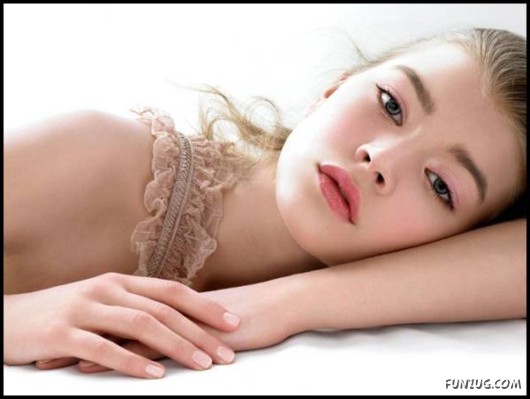 Women With Most Beautiful Eyes