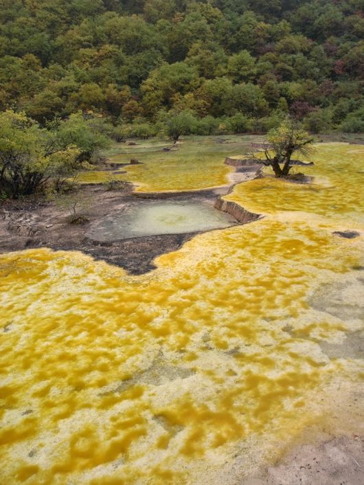 The Yellow Dragon Valley In China | Funzug.com