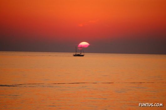 Click to Enlarge - Exciting Beauty of Sunsets