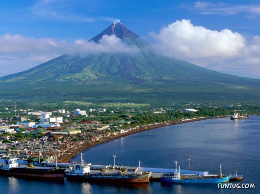 Click to Enlarge - Beautiful Valleys Wallpapers