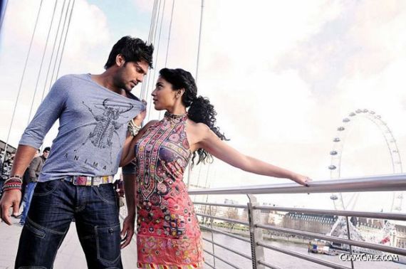 Shriya and Arya from Movie Chikku Bukku