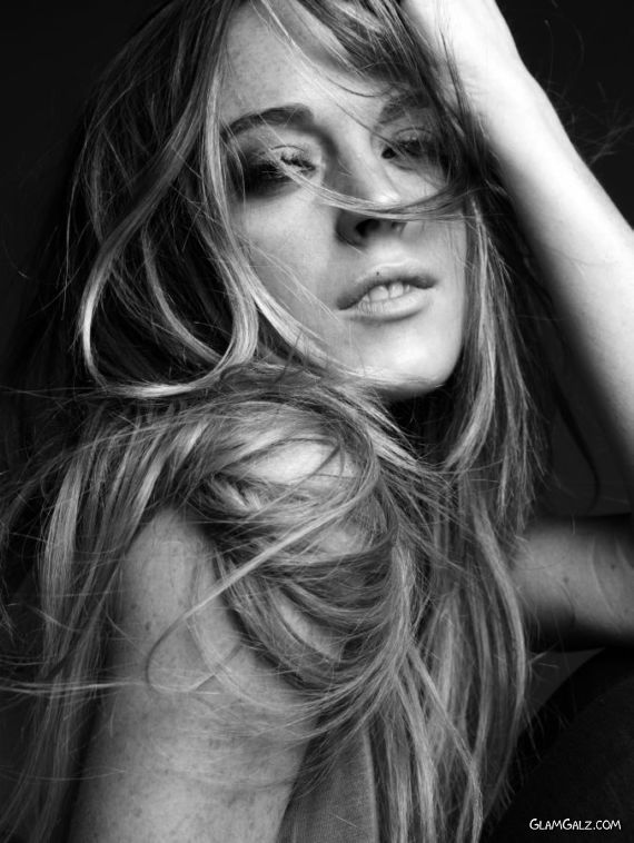 Lindsay Lohan Sexy BnW Photoshoot