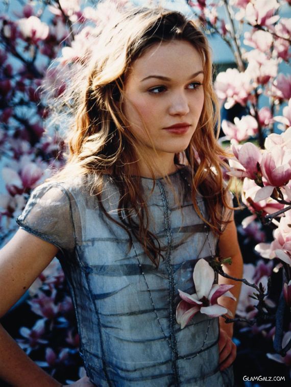 Gorgeous Julia Stiles Photoshoot GlamGalz