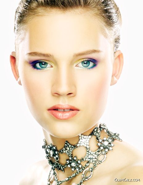 Amazing Fantasy Galz in Art