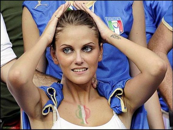 Pretty Football Fans Pictures