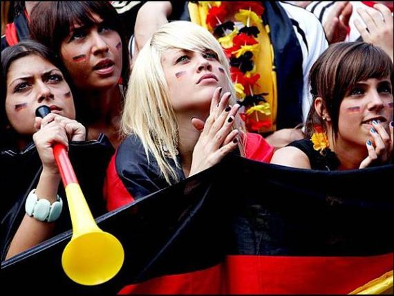 Pretty Football Fans Pictures