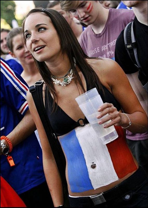 Pretty Football Fans Pictures