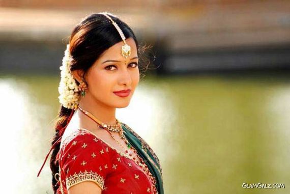 Tollywood Beauty Preetika Rao