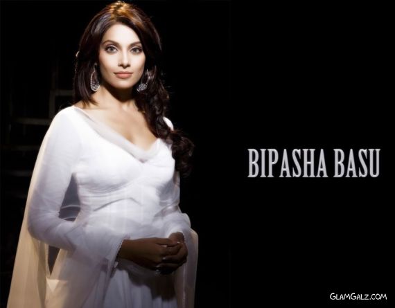 Click to Enlarge - Gorgeous Bipasha Basu Wallpapers