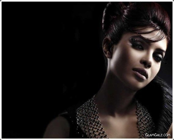 Click to Enlarge - Gorgeous Priyanka Chopra Wallpapers