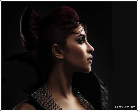 Click to Enlarge - Gorgeous Priyanka Chopra Wallpapers