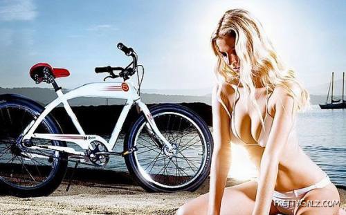 Galz Who Love Bicycles
