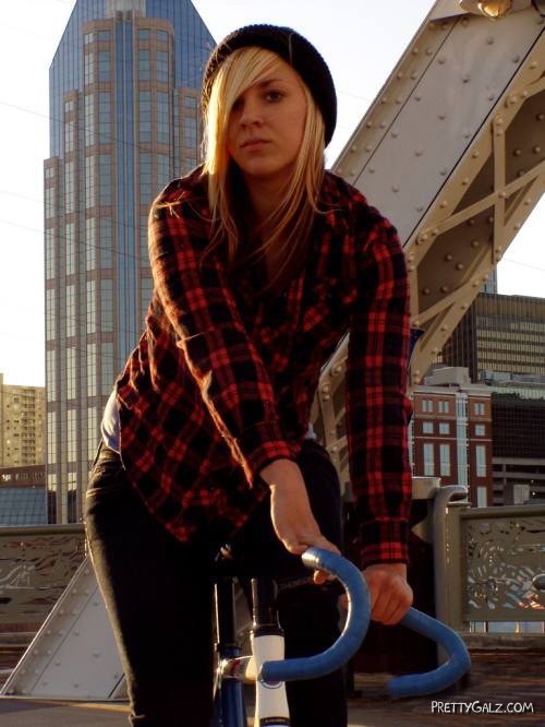 Galz Who Love Bicycles