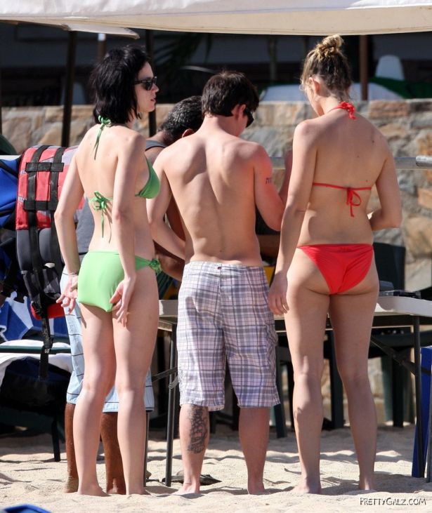 Katy Perry Bikini Photos From Mexico