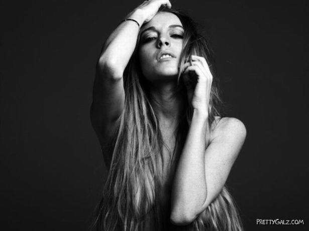 Lindsay Lohan Sexy BnW Photoshoot