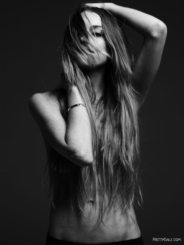 Lindsay Lohan Sexy BnW Photoshoot