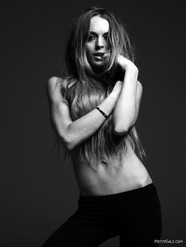 Lindsay Lohan Sexy BnW Photoshoot