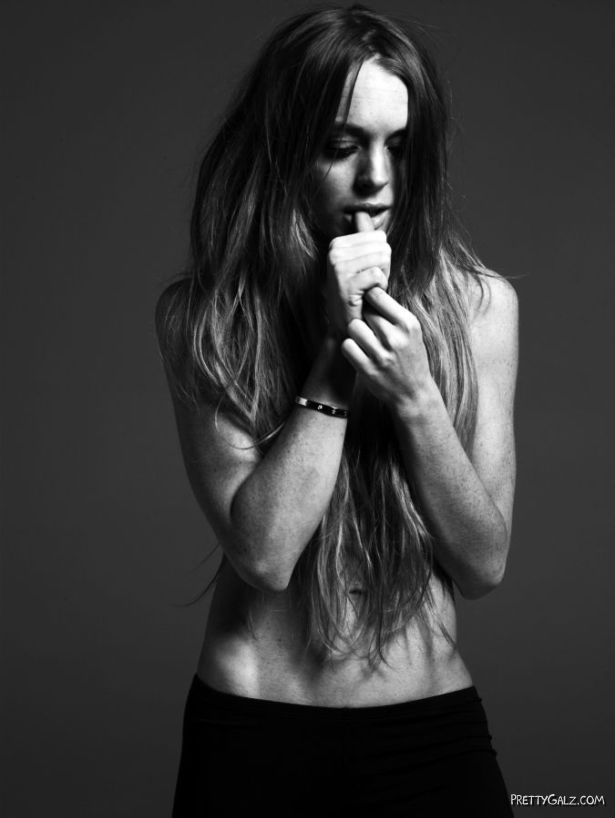 Lindsay Lohan Sexy BnW Photoshoot