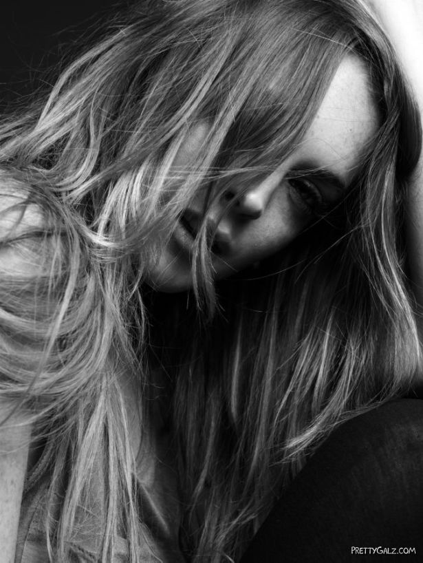 Lindsay Lohan Sexy BnW Photoshoot
