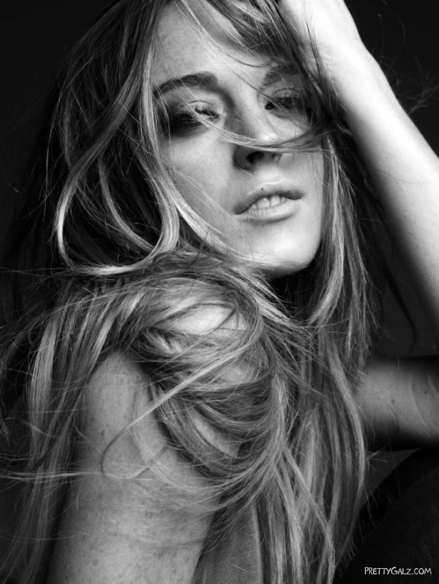 Lindsay Lohan Sexy BnW Photoshoot