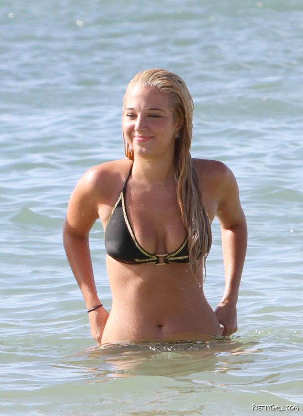 Superhit Singer Tulisa's Recent Bikini Moments
