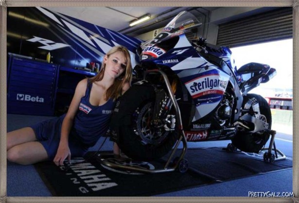 Hot Galz at Yamaha Bike Show