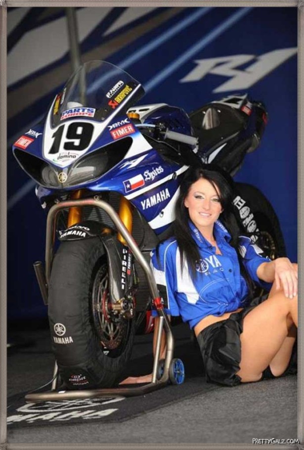 Hot Galz at Yamaha Bike Show